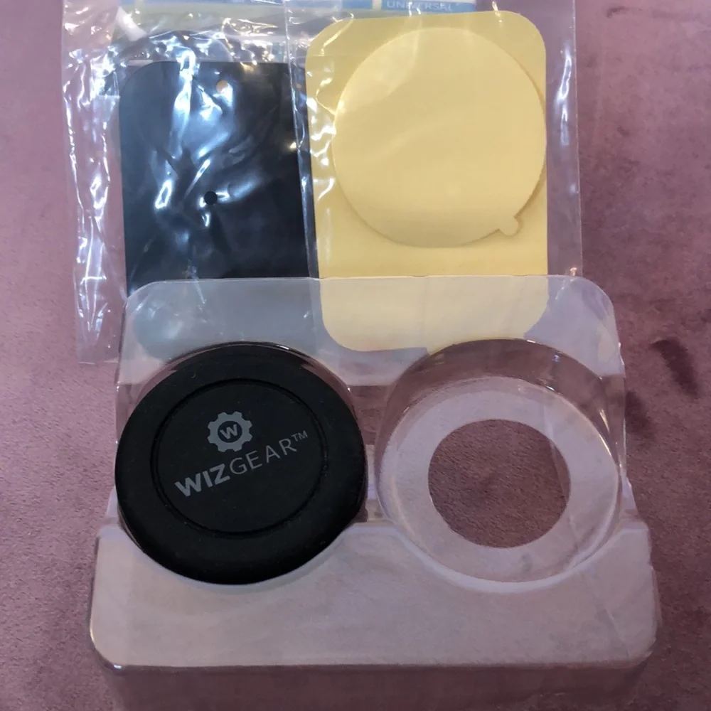 New in box Wizgear Magnetic Cell Phone Car Mount, 1 Pack